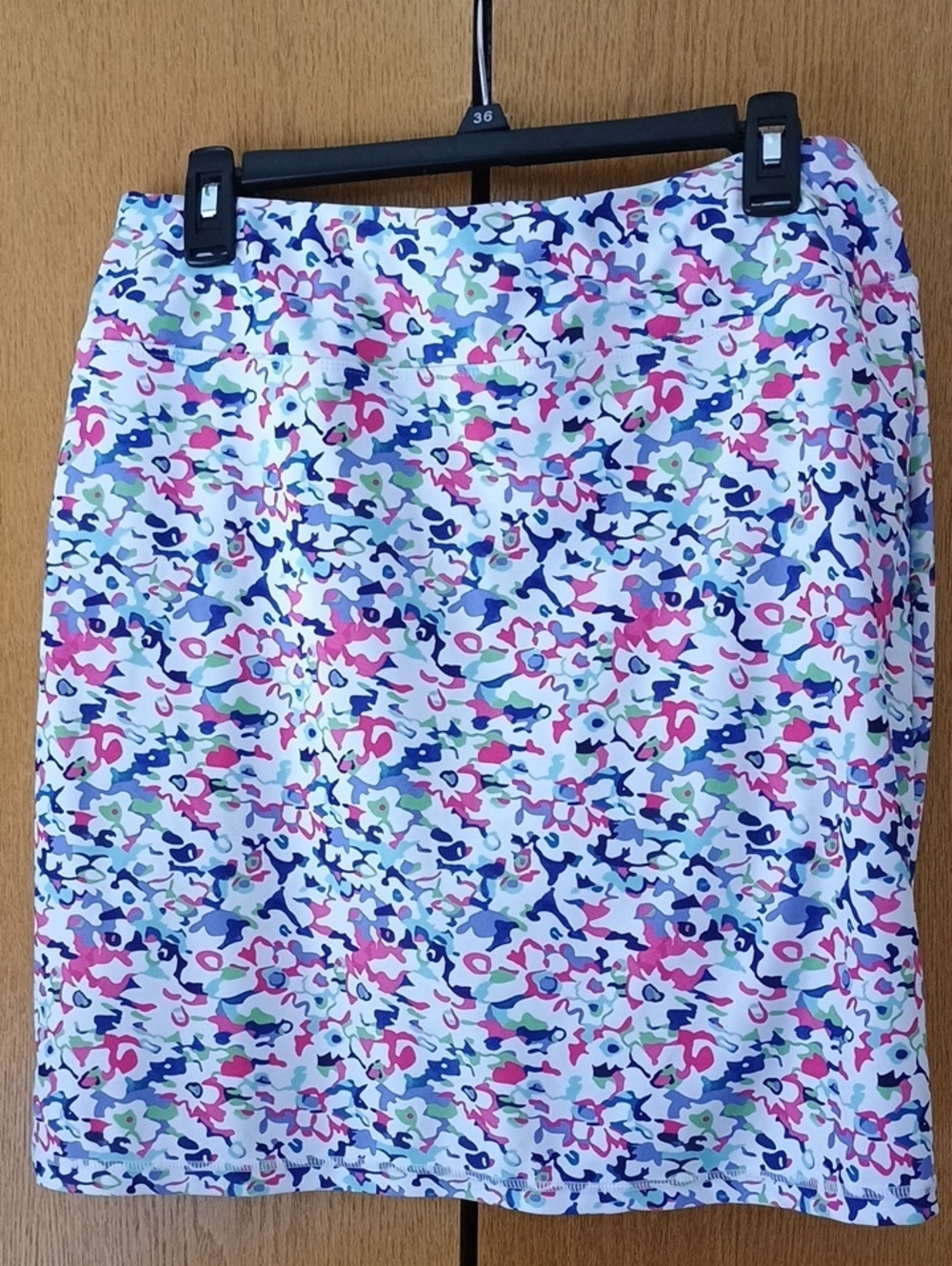 LouKeith Women's Skort Size Large, Pink, Purple,Blue On White Background